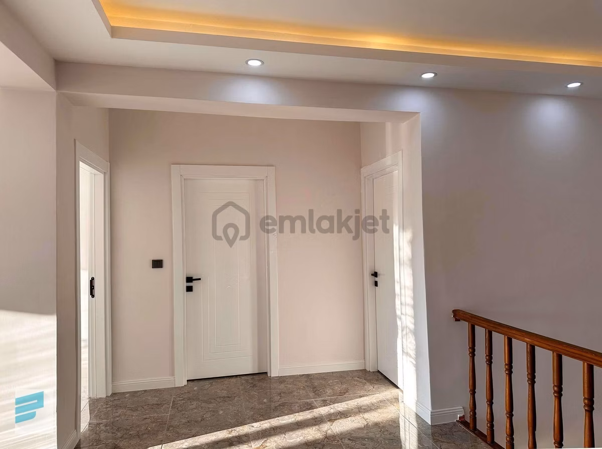 Pirireis Vadisinde 7+2 Tribleks & Bakımlı Satılık Villa - 14