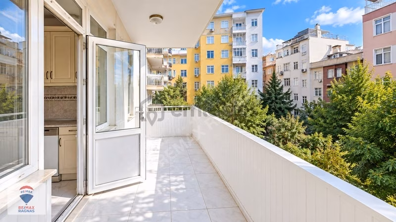 Kadıköy Denize Yürüme Mesafesinde 3+1 Balkonlu Satılık Daire - 9