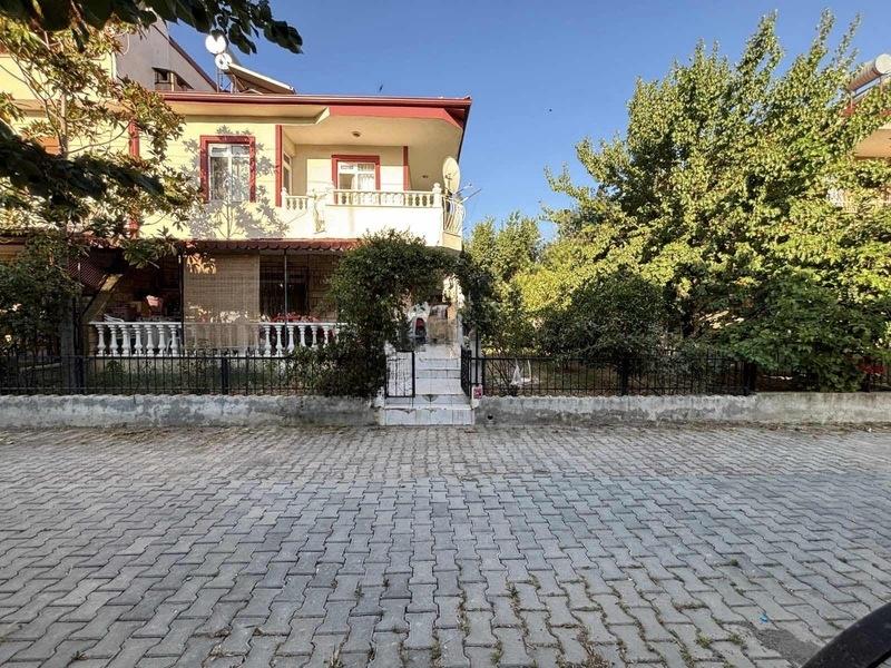 Köşemsden Merkezi Konumda Müstakil Bahçeli 3+1 Satılık Tripleks - 19