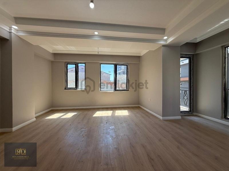 Rd'den 3+1 Kağıthane Merkezde Yokuşsuz Daire Yeni Bina