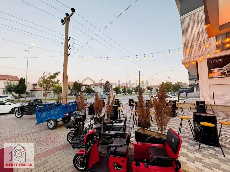 Kiralık Cadde Üzeri Çift Cepheli 110 M2 Dükkan - 6