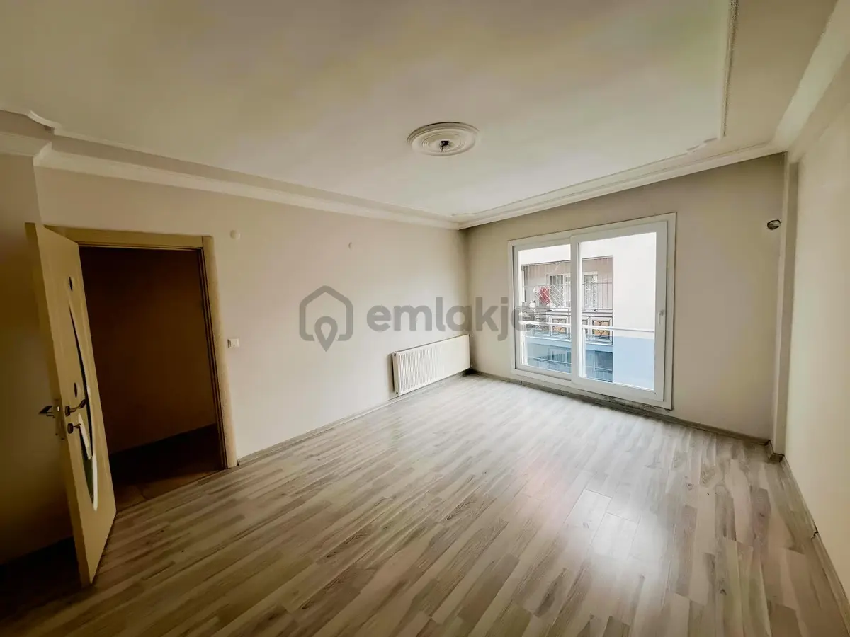 Karabağlar Mahallesinde Doğalgazlı 3+1 Ebeveyn Banyolu Kiralık - 8