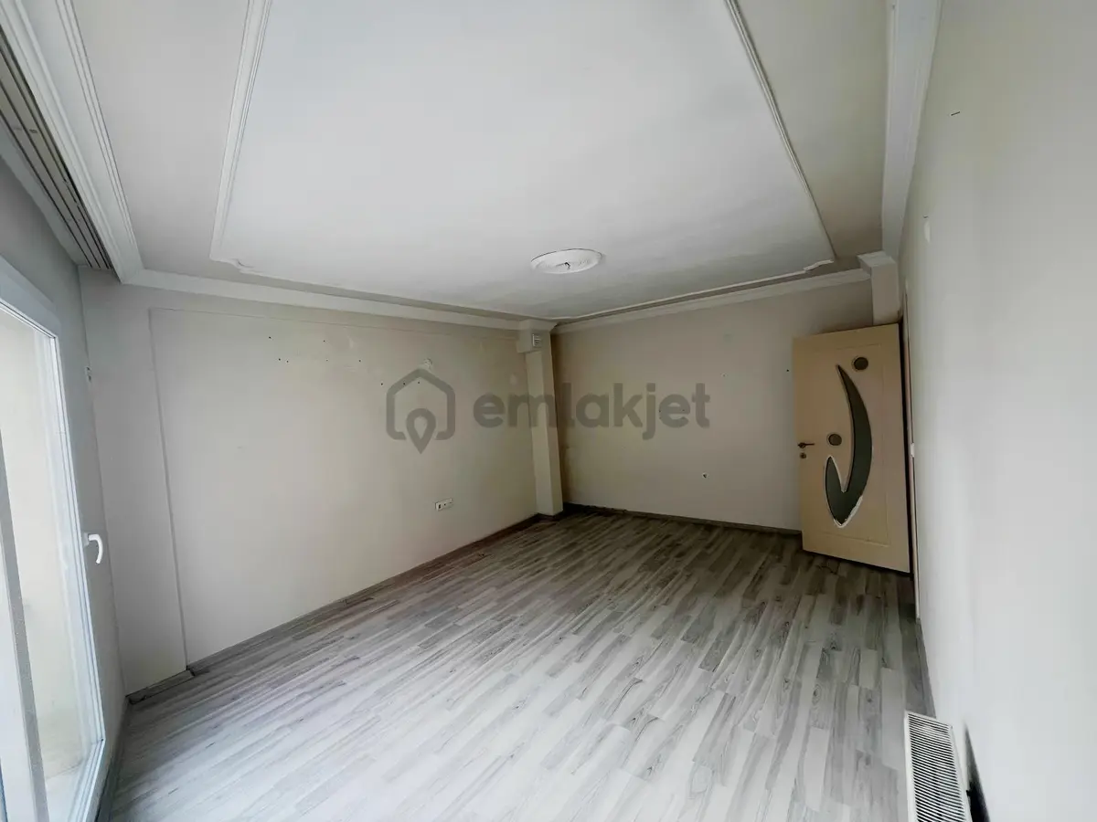 Karabağlar Mahallesinde Doğalgazlı 3+1 Ebeveyn Banyolu Kiralık - 25