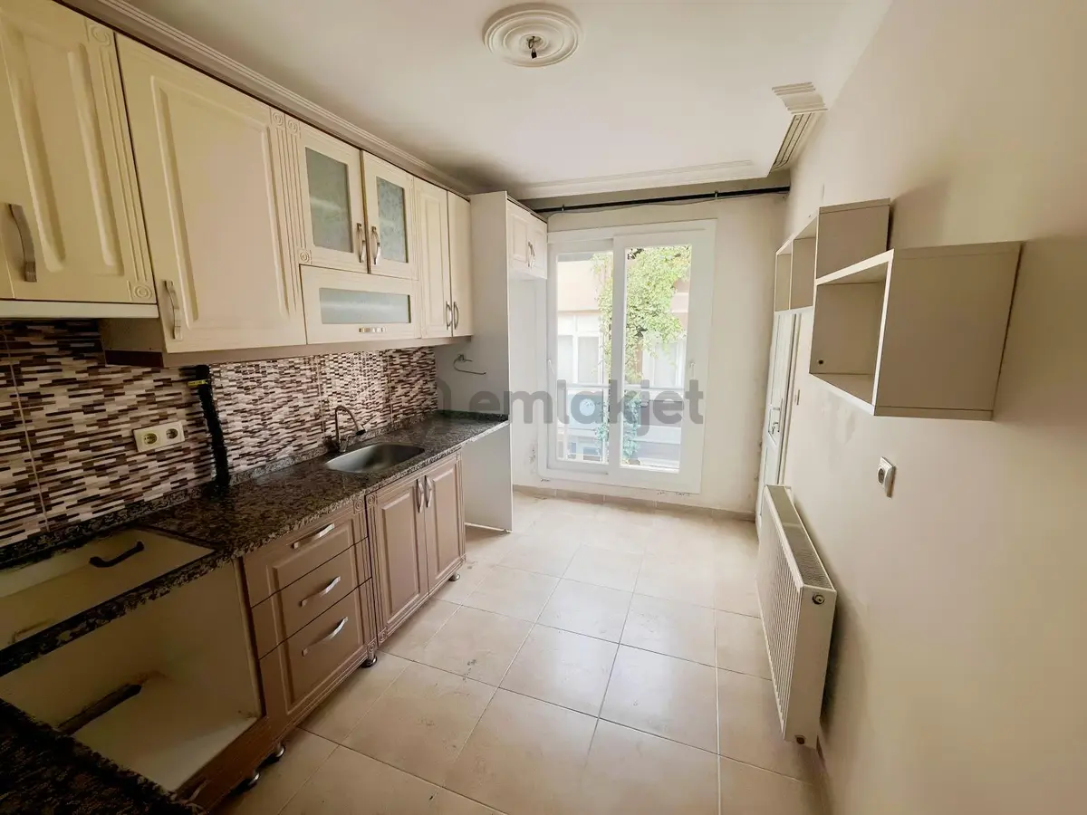 Karabağlar Mahallesinde Doğalgazlı 3+1 Ebeveyn Banyolu Kiralık - 26