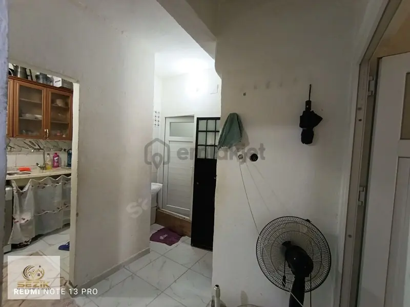 Gülpınar Mahallesinde 2 Katlı Köşe Başı Ev - 21