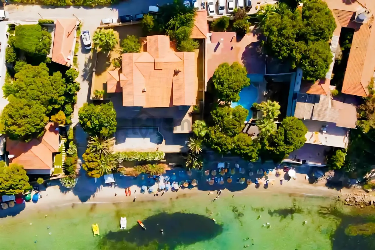 Kuşadası Nda Denize Sıfır Satılık Malikane - 3