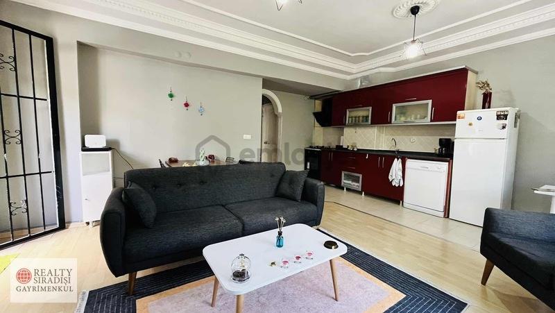Fener Mahallesinde Satılık Eşyalı 2+1 - 90 M² - 12