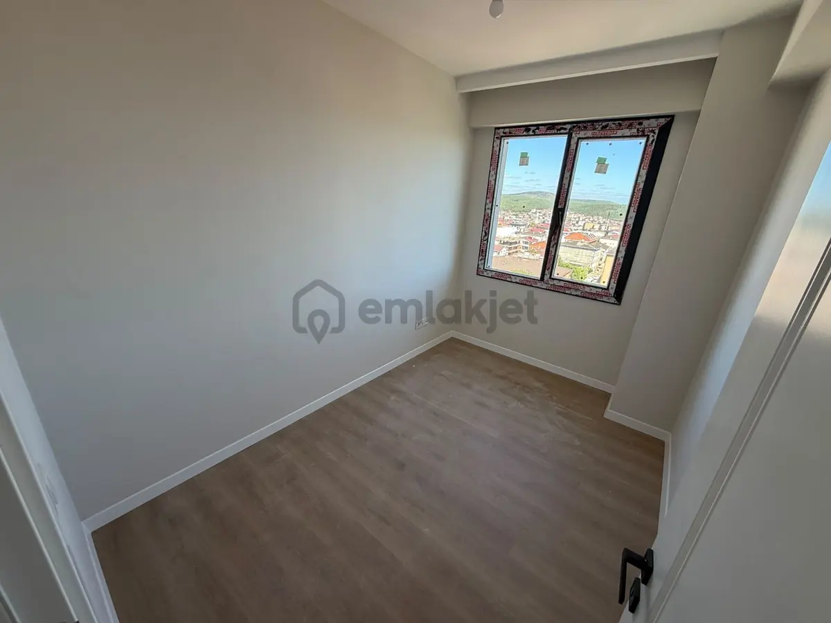Sultanbeyli Hamidiye Mahallesi 4+1 Kiralık Üst Dubleks Daire - 4