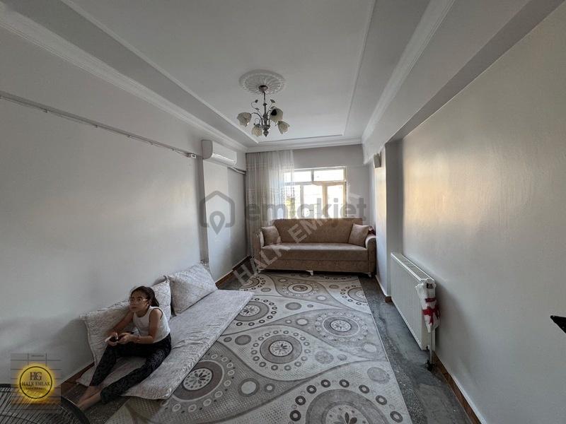 Bağlar Cuma Pazarı Yanı Satılık 3+1 Daire - 3