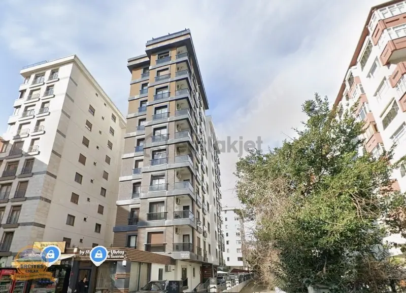 Erciyes'den Minibüse 2.binada 3+1 Balkonlu, Ebeveynli 140 M2