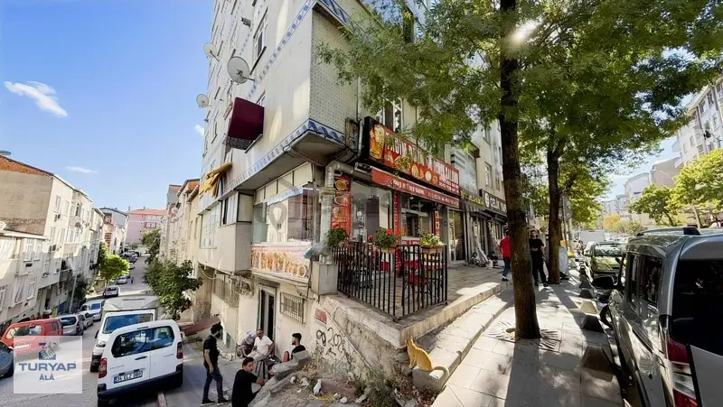 B Cd. Üzerinde Köşe Başı Satılık Dükkan - 5