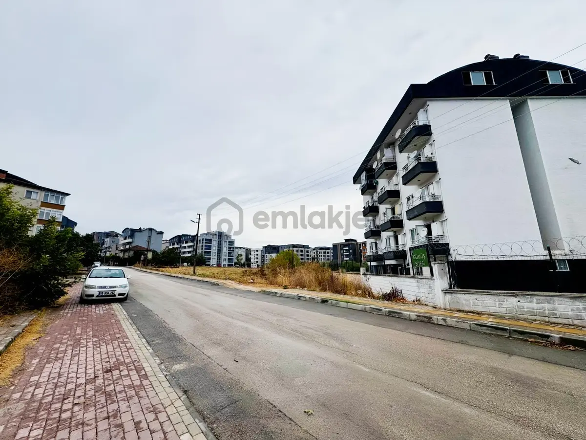 Site İçerisinde, Merkezi Konum Eşyalı 1+1 Daire!! - 17