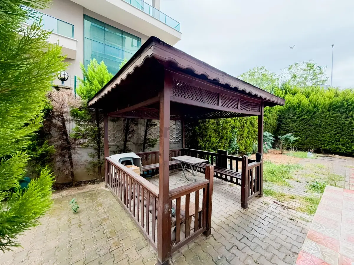 Balat'ta Geniş Ferah Bahçe Kullanımlı 3+1 Satılık Daire - 29