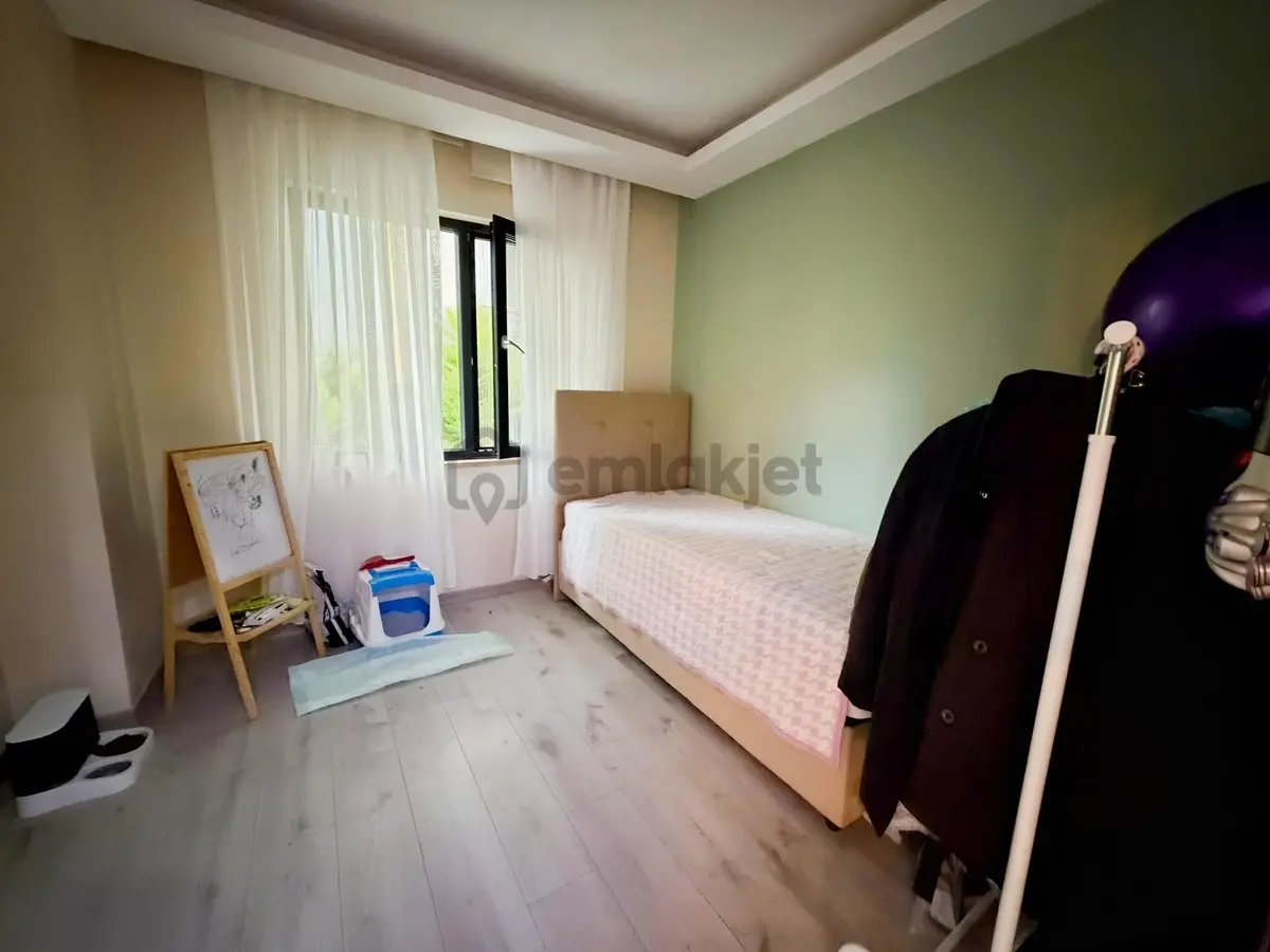 Balat'ta Geniş Ferah Bahçe Kullanımlı 3+1 Satılık Daire - 19