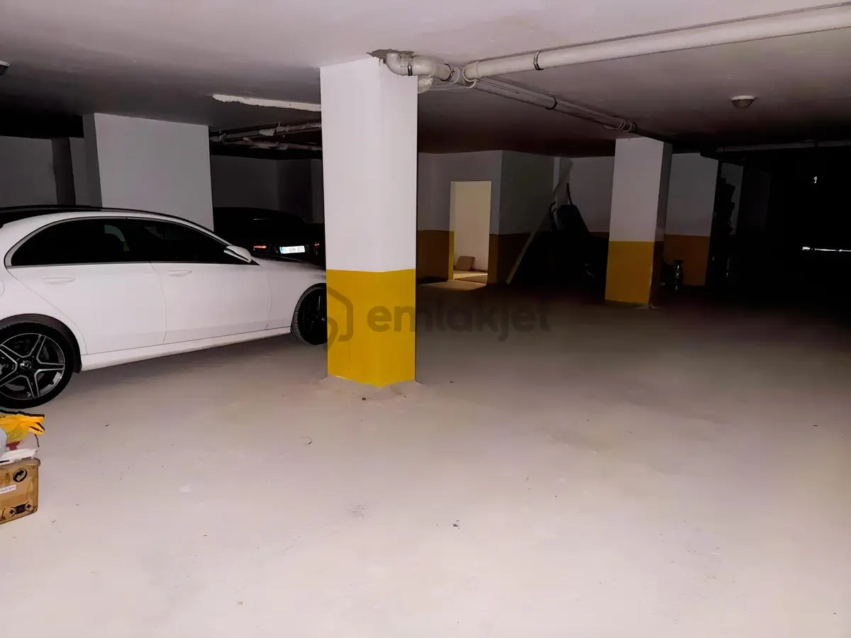 Balat'ta Geniş Ferah Bahçe Kullanımlı 3+1 Satılık Daire - 27