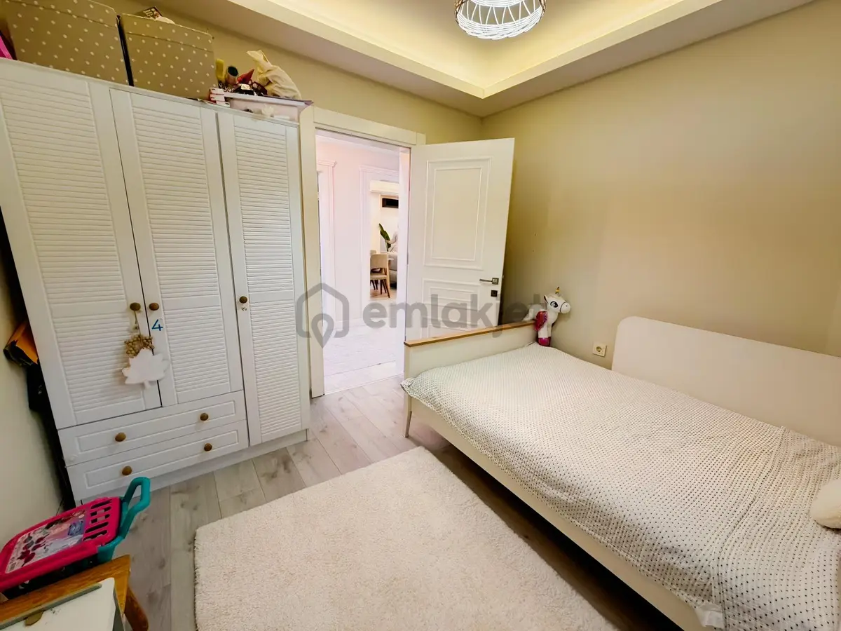 Balat'ta Geniş Ferah Bahçe Kullanımlı 3+1 Satılık Daire - 18