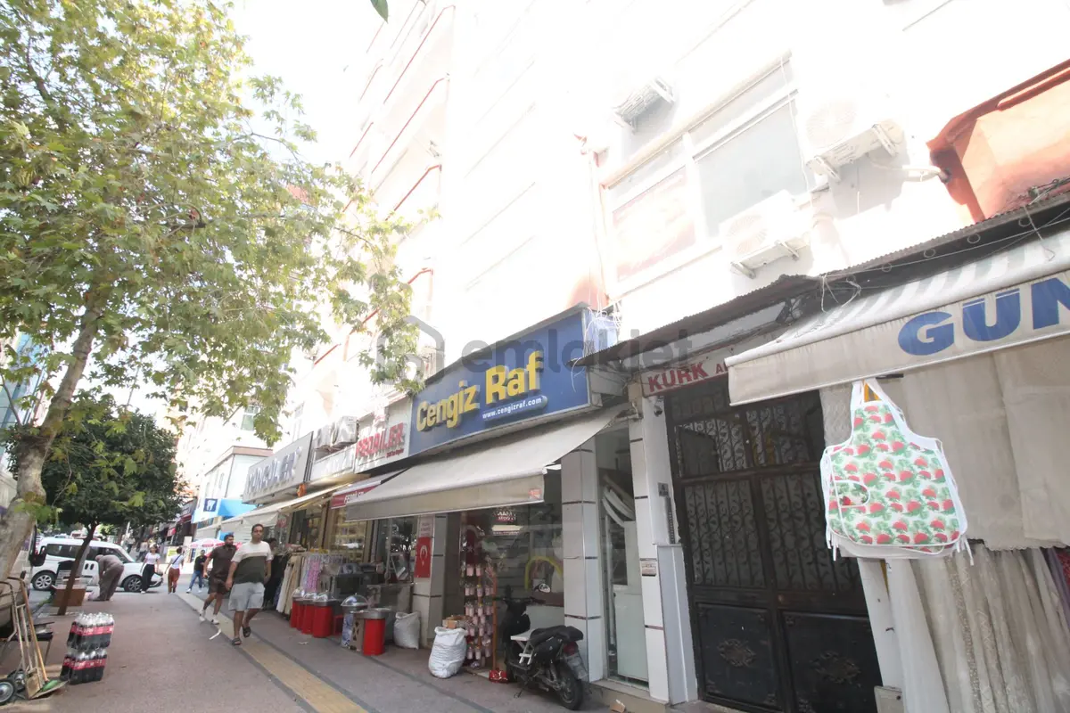 Retro’dan Hastane Caddesi Üzerinde Asansörlü 3+1 - 28