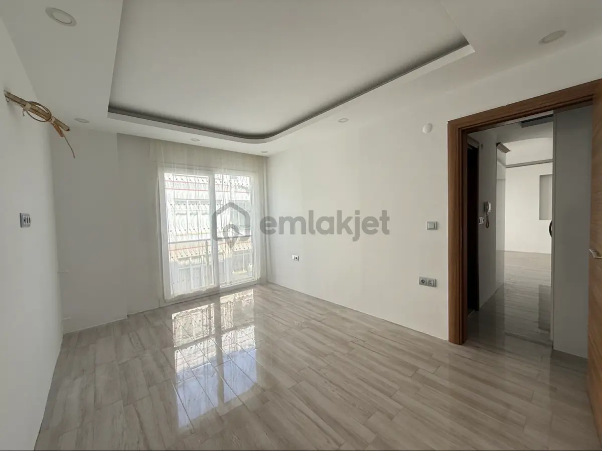 Kuşadası İkiçeşmelik Mahallesinde Boş Kiralık 1+1 Daire - 11