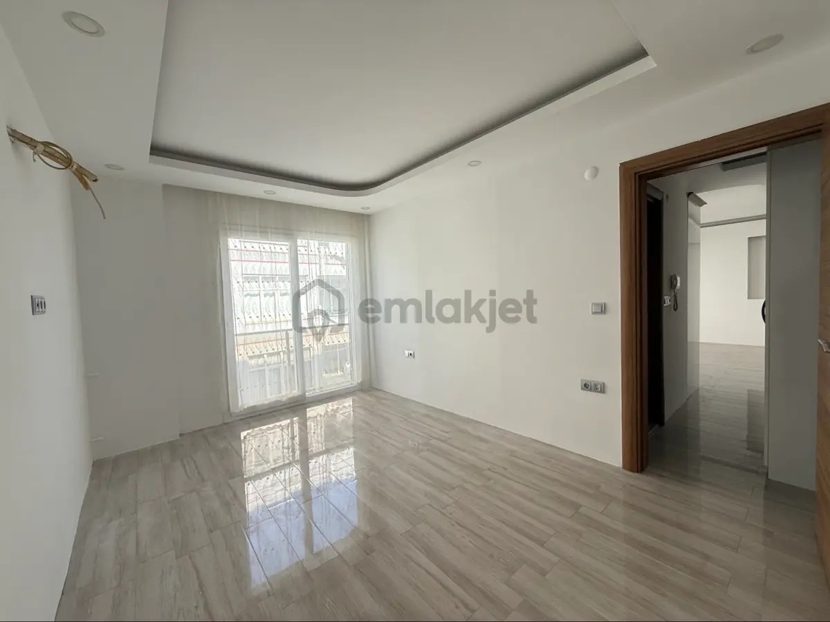 Kuşadası İkiçeşmelik Mahallesinde Boş Kiralık 1+1 Daire - 12