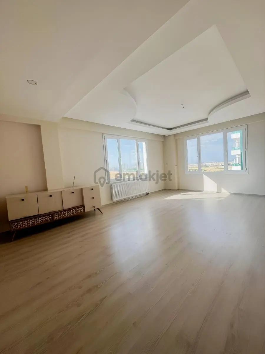 Fabrika Mahallesi'de Satılık Lüks 4+1 Daire