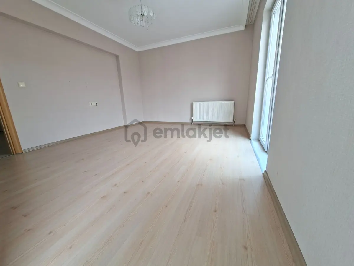 Alsancak Da Sitede Orta Kat Geniş Lüks Kiralık Daire Manzaralı - 19