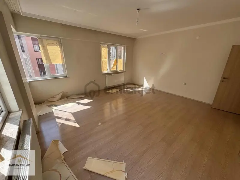 Hakan Emlaktan Bahçelievlerde 3+1 Kiralık Daire - 3