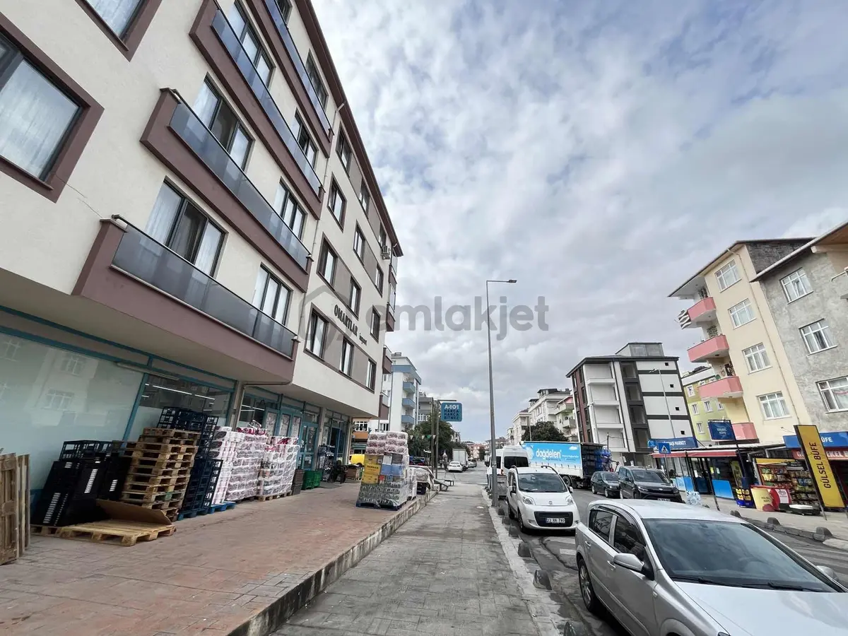 Çerkezköy'de Geniş Kullanışlı Ebeveyn Banyolu 3 + 1 Daire - 7