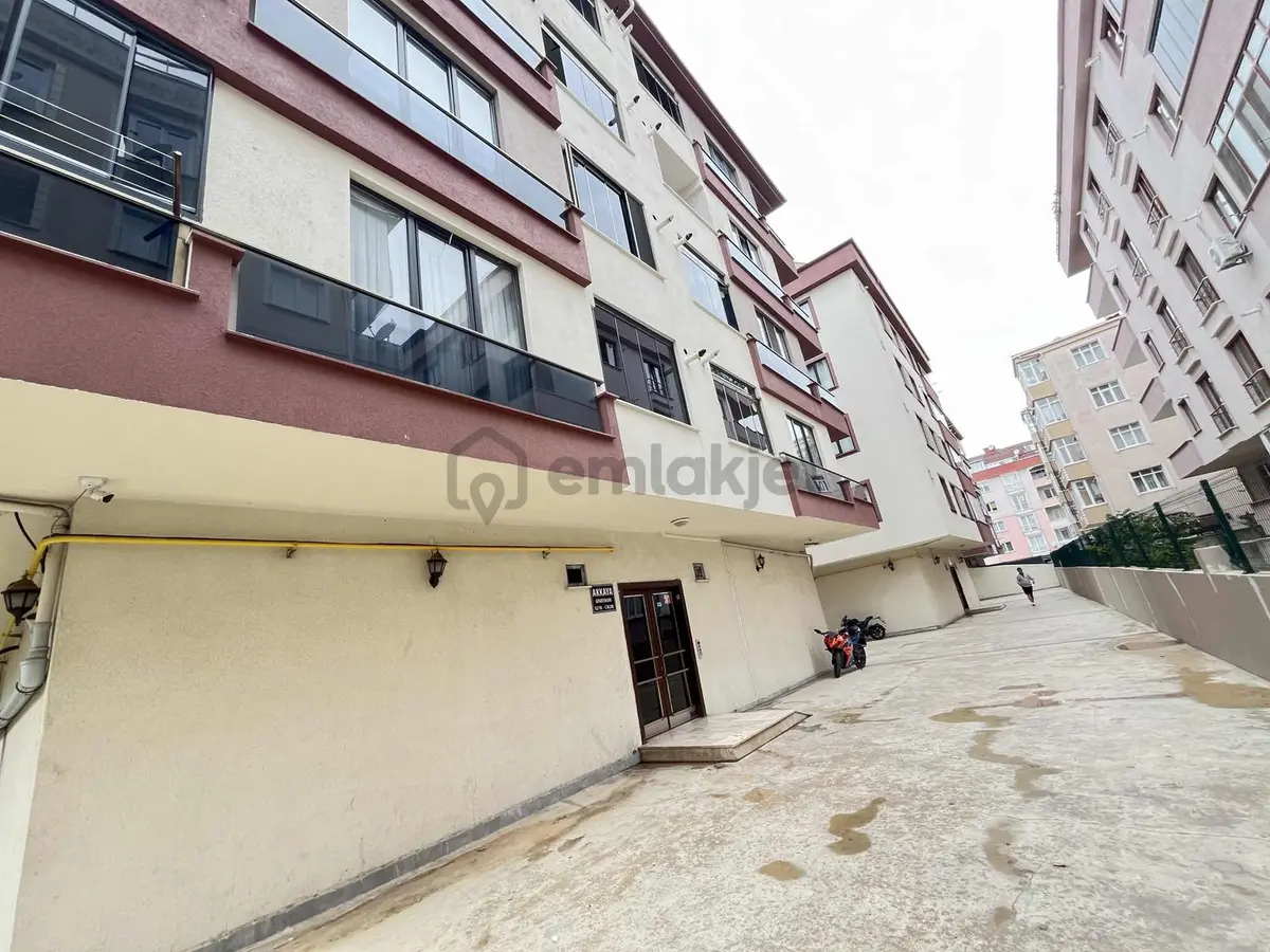 Çerkezköy'de Geniş Kullanışlı Ebeveyn Banyolu 3 + 1 Daire - 5