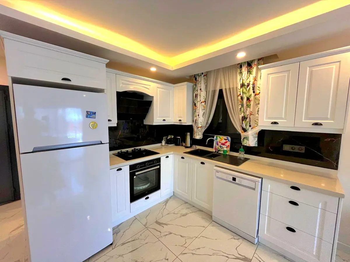 Davutlarda Havuzlu Sitede Otoparklı Bahçeli Villa - 9