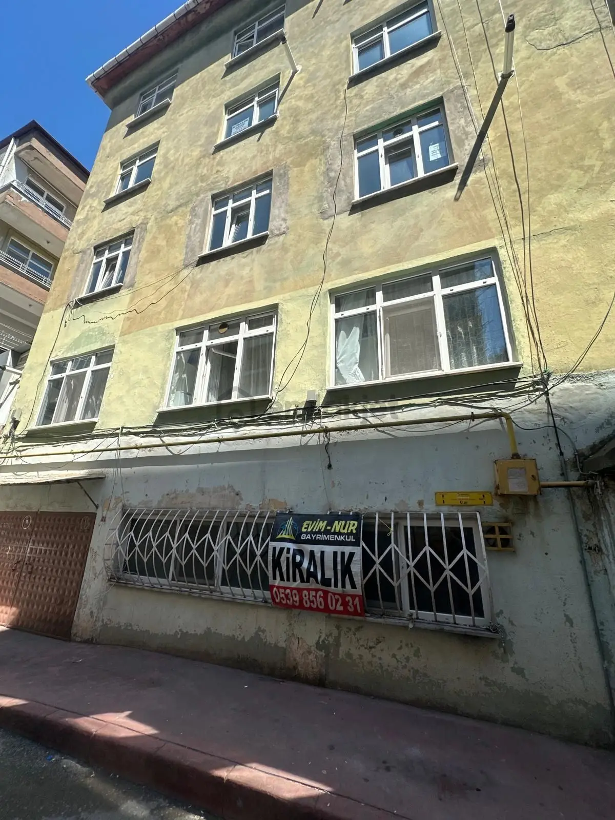 Sahibinden 1+1 Ayrı Mutfaklı Ve Balkonlu Geniş Ev