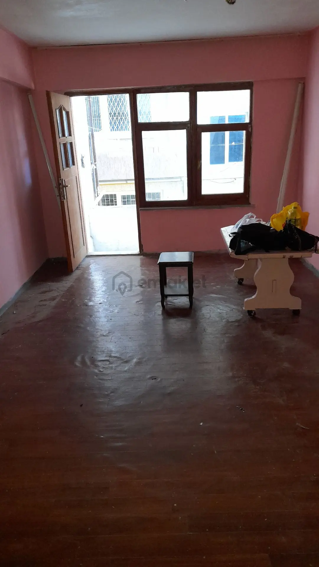 Sahibinden 1+1 Ayrı Mutfaklı Ve Balkonlu Geniş Ev - 13
