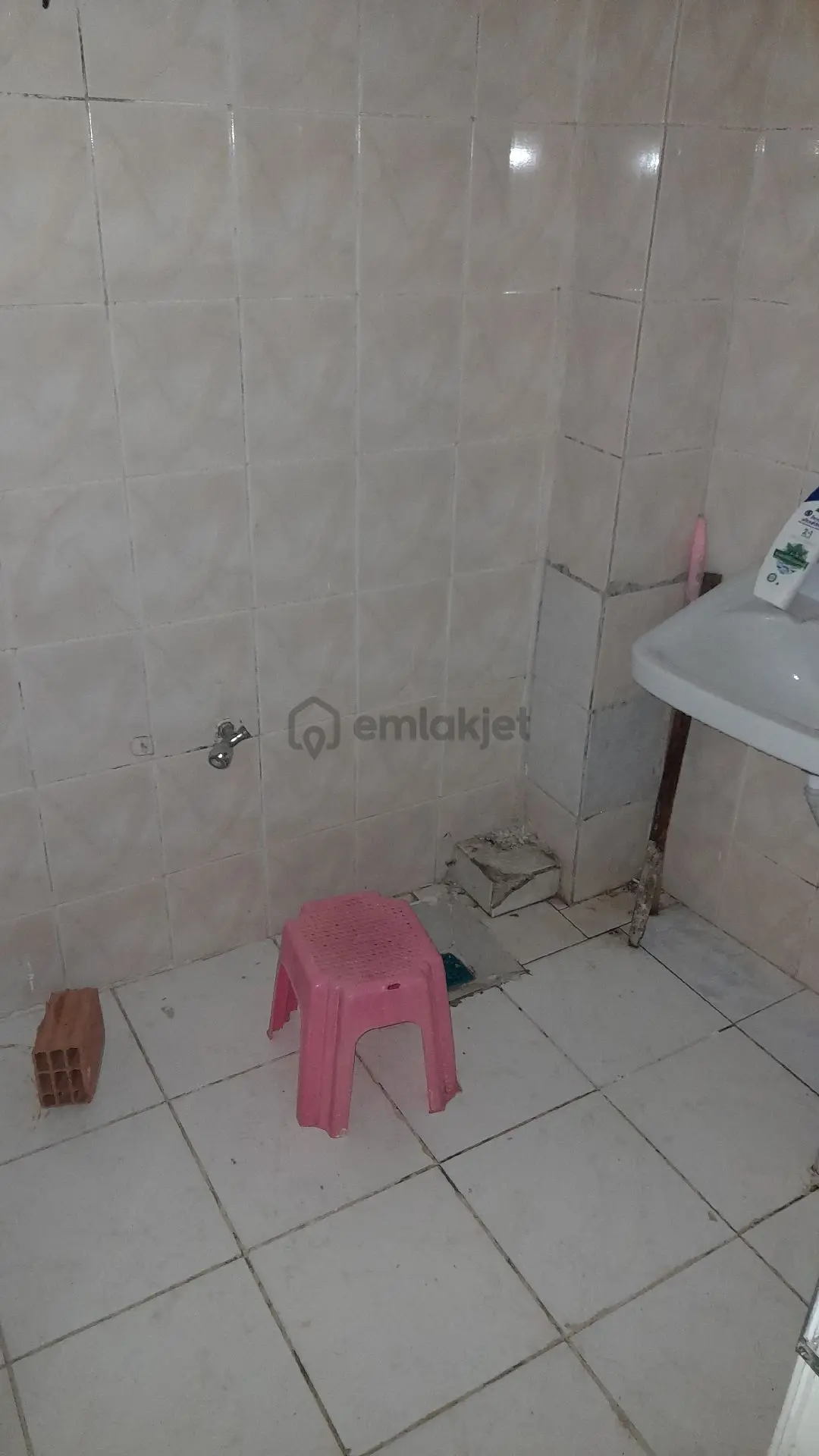 Sahibinden 1+1 Ayrı Mutfaklı Ve Balkonlu Geniş Ev - 14