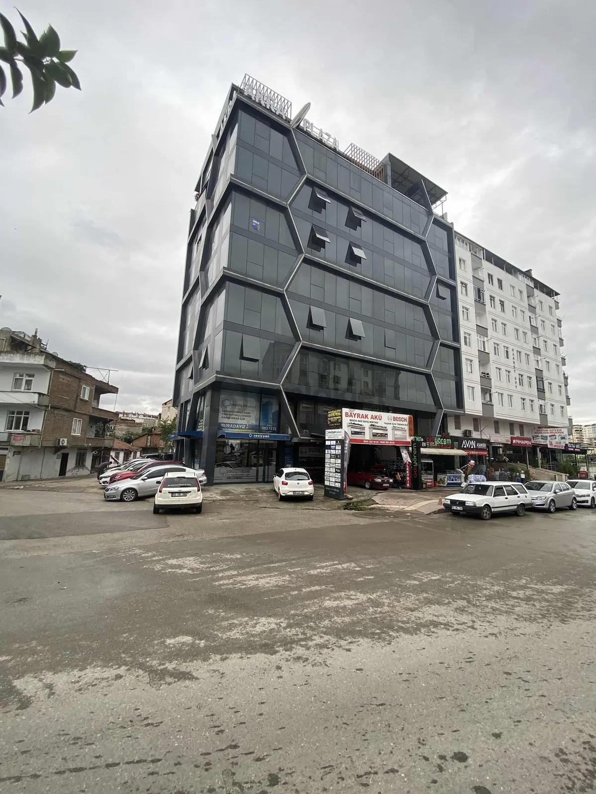 Revizyon Plazadan Akra 1 Plazada Satılık 1+1 Ofis