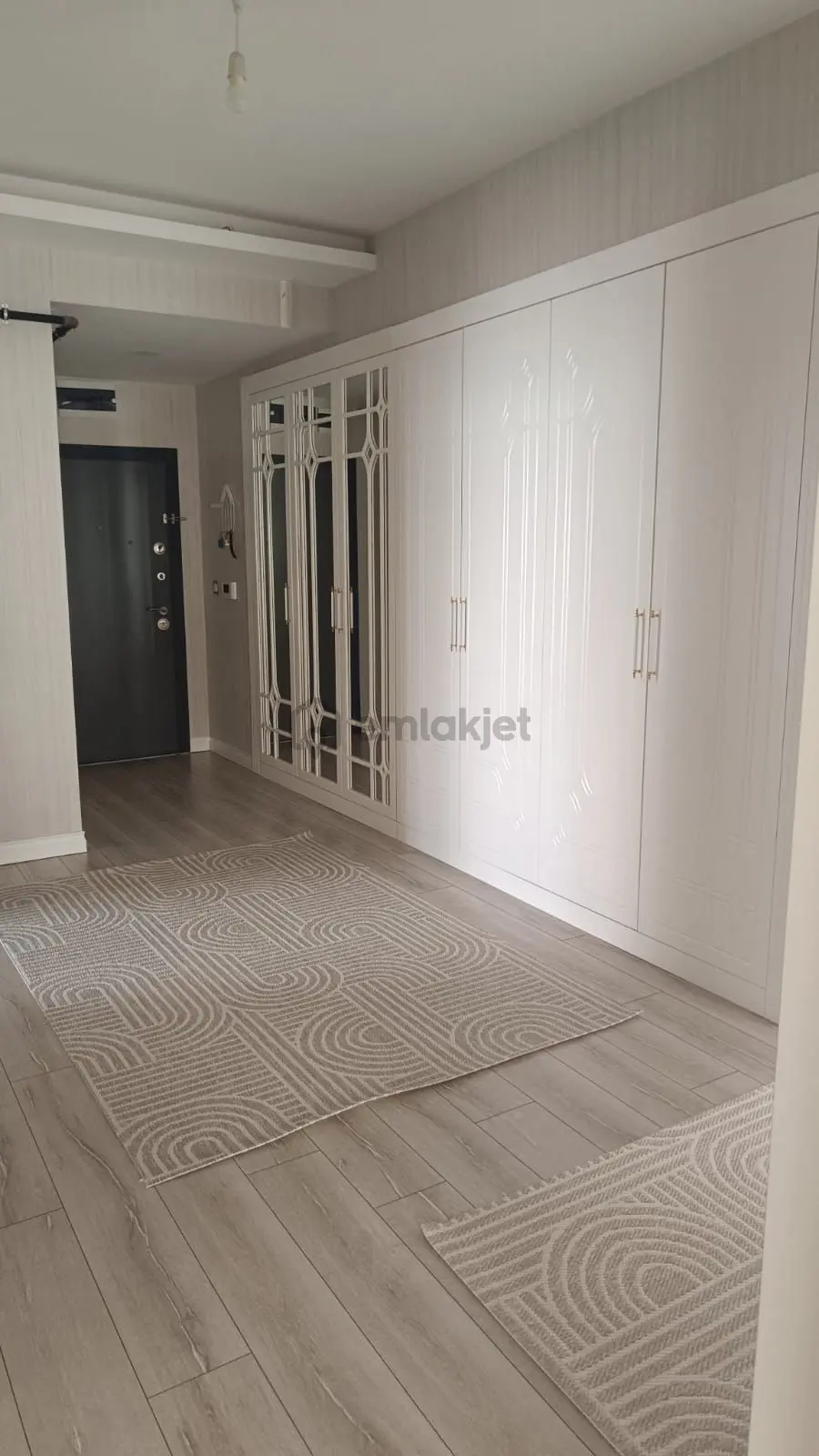 Winston Karşısı 3+1 Odalı Kiralık Daire - 26
