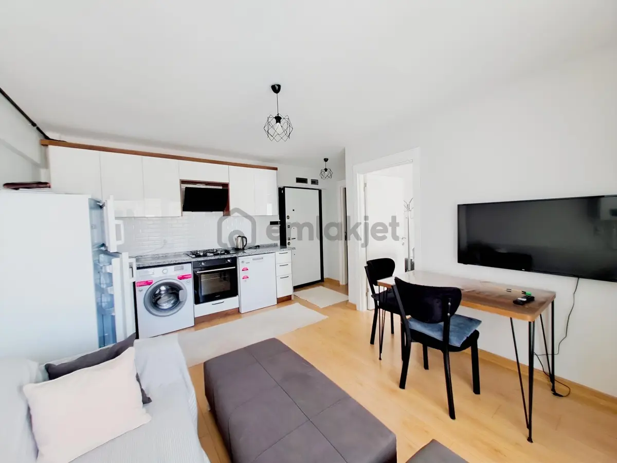Alaçatı'dan Bulvar Üzerinde Eşyalı 1+1 Daire - 10