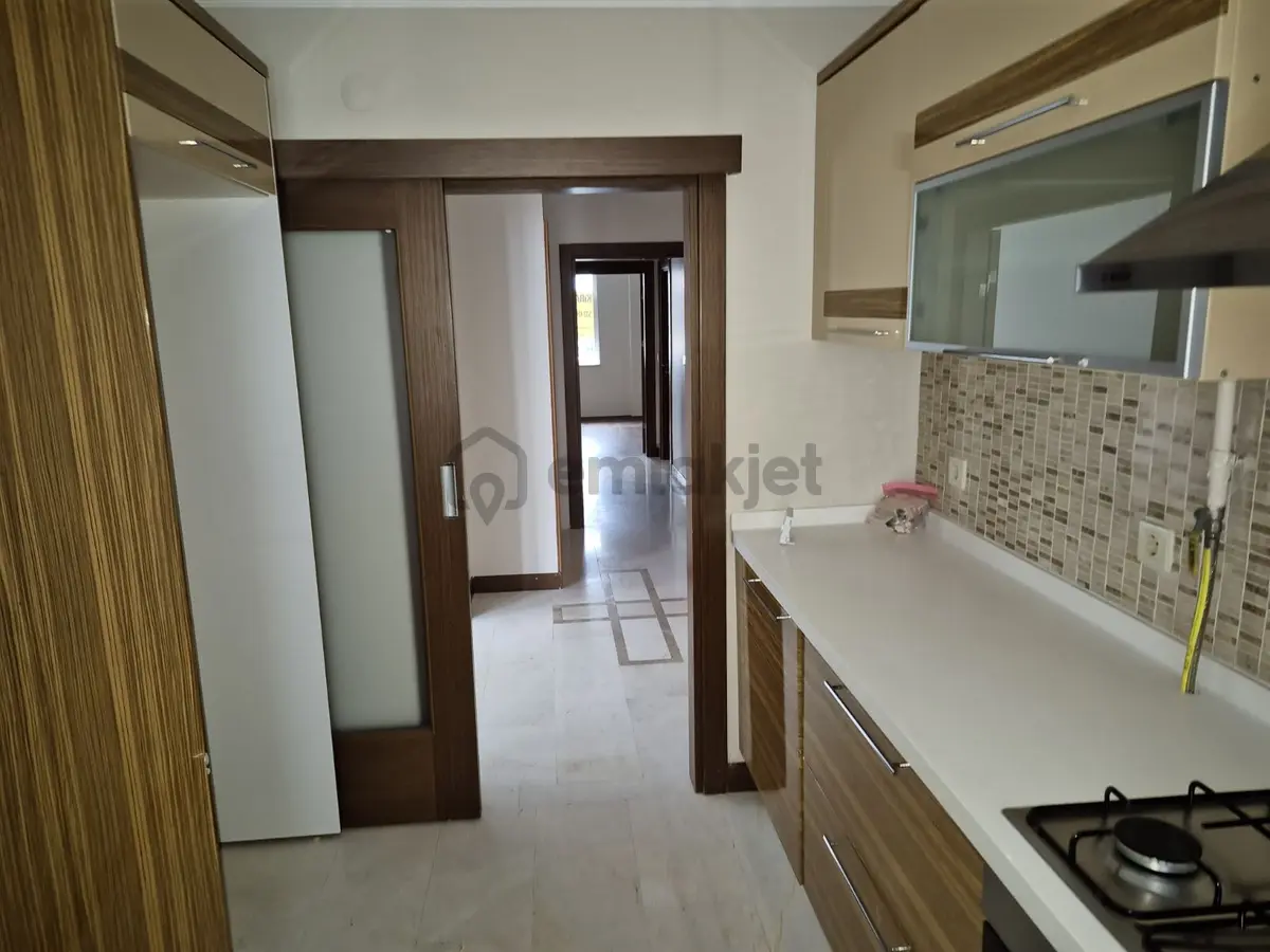 Pendik Kaliç Rezidansta 2.katta 3+1 Ebeveyn Banyolu Daire - 13
