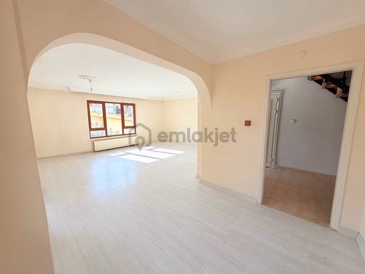 Keçiören Bağlarbaşı Mah.,4+1, Satılık,3 Cepheli, Dubleks Daire - 8