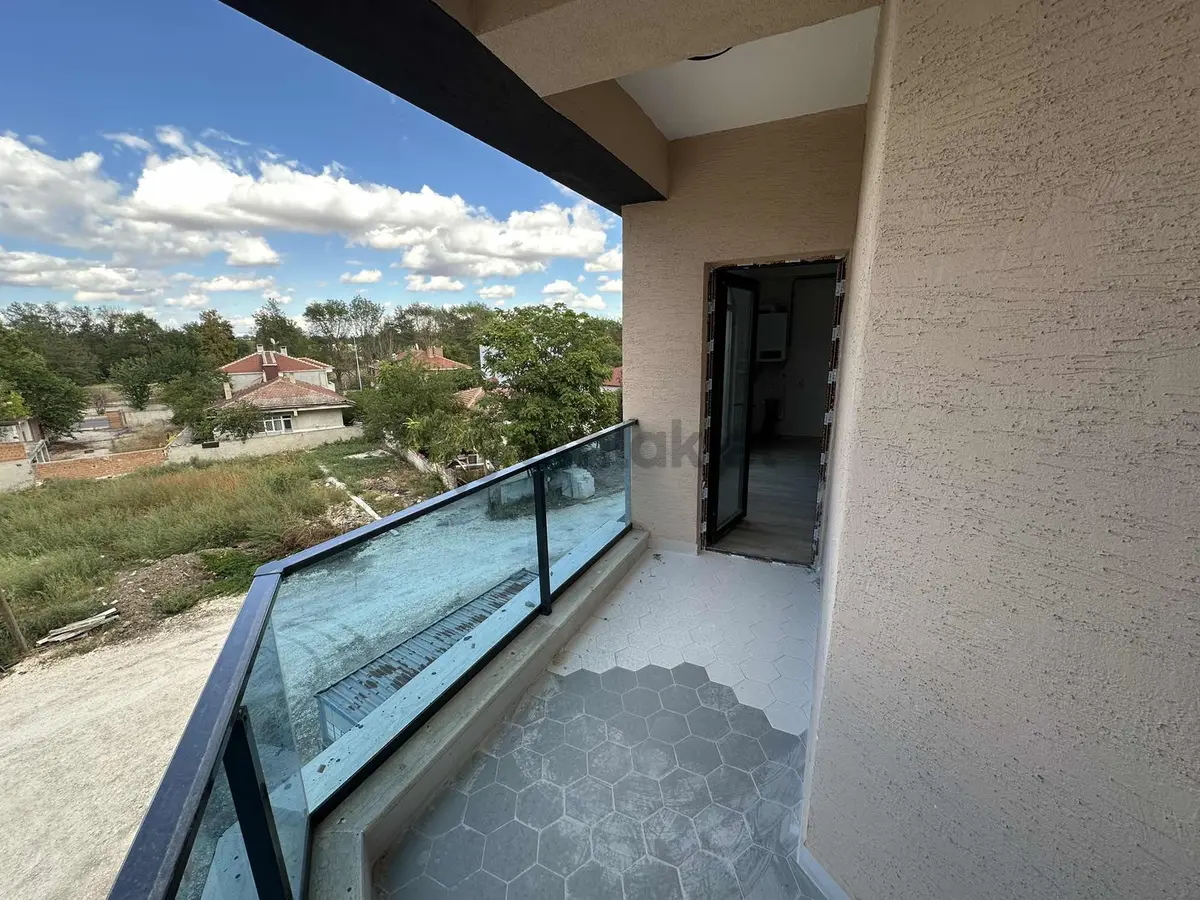 **turgutbey Caddesinde Sıfır Kiralık 1+1** - 8