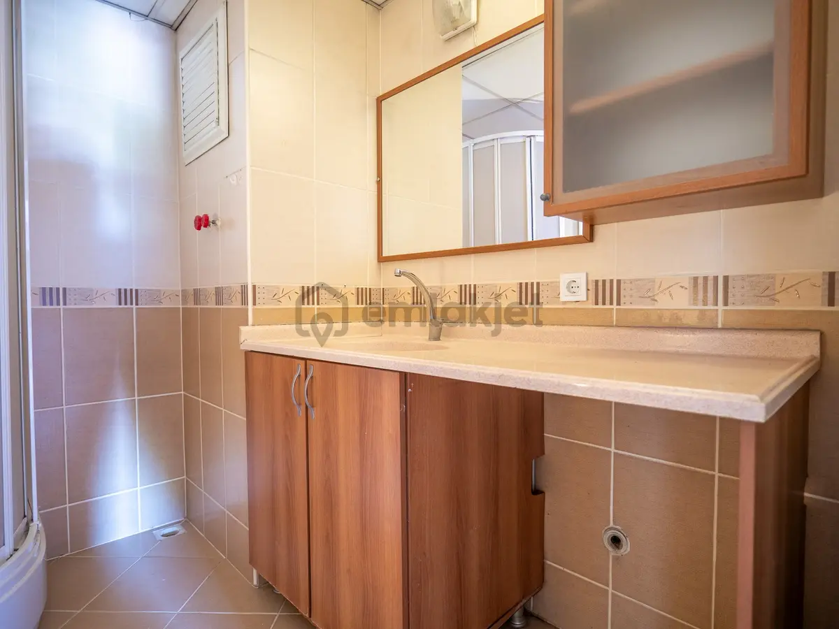 Yedi Eylül Mahallesinde Kiralık 4+1 Daire - 32