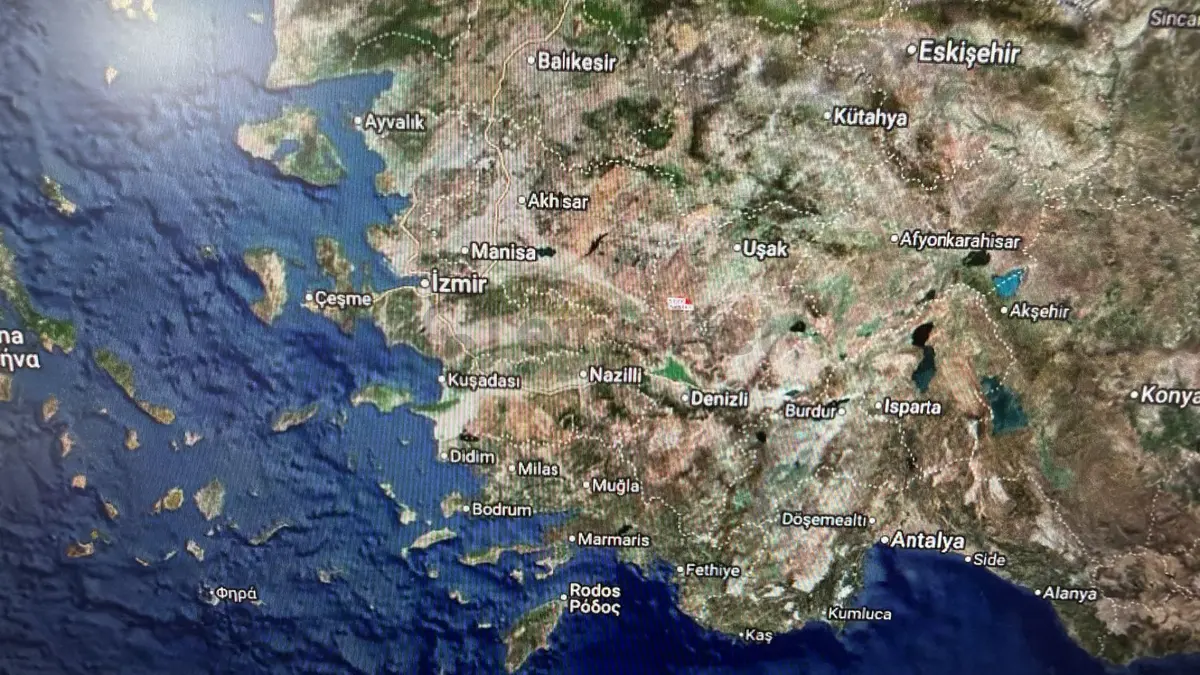 Uşak Eşme Kayalı Köyü’nde Satılık Değerli Tarla - 6