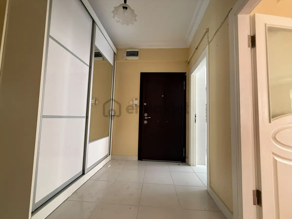 Bahçelievler'de 3+1 Ara Kat Asansörlü 152m2 Ferah Daire - 12