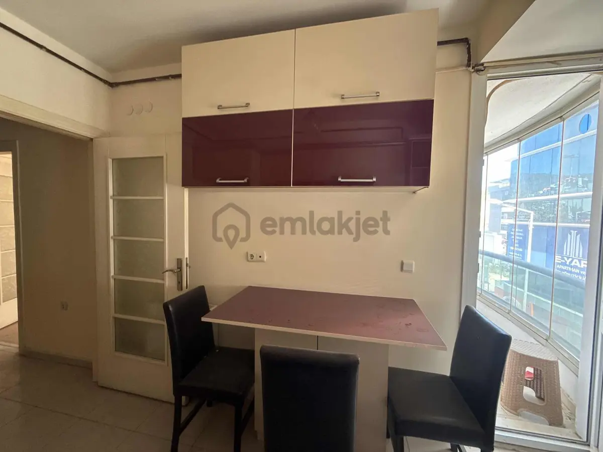 Gaziemir Merkezde Geniş 2+1 Kiralık Daire - 29