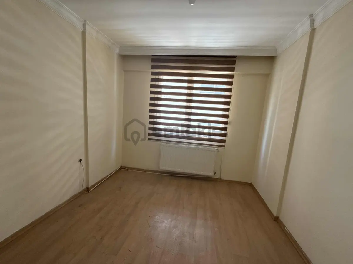Gaziemir Merkezde Geniş 2+1 Kiralık Daire - 21