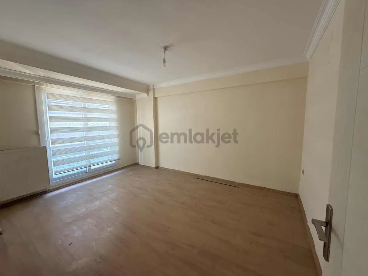 Gaziemir Merkezde Geniş 2+1 Kiralık Daire - 31