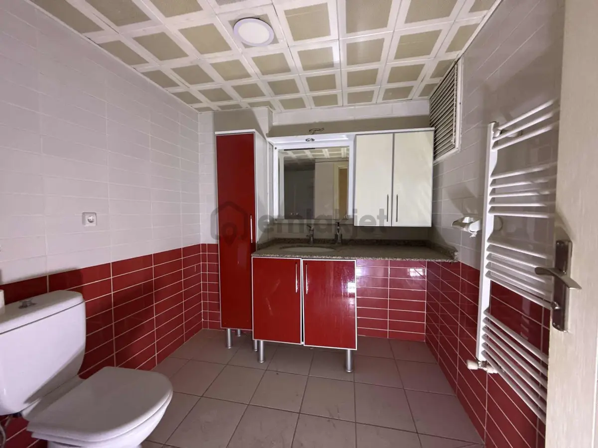 Gaziemir Merkezde Geniş 2+1 Kiralık Daire - 33