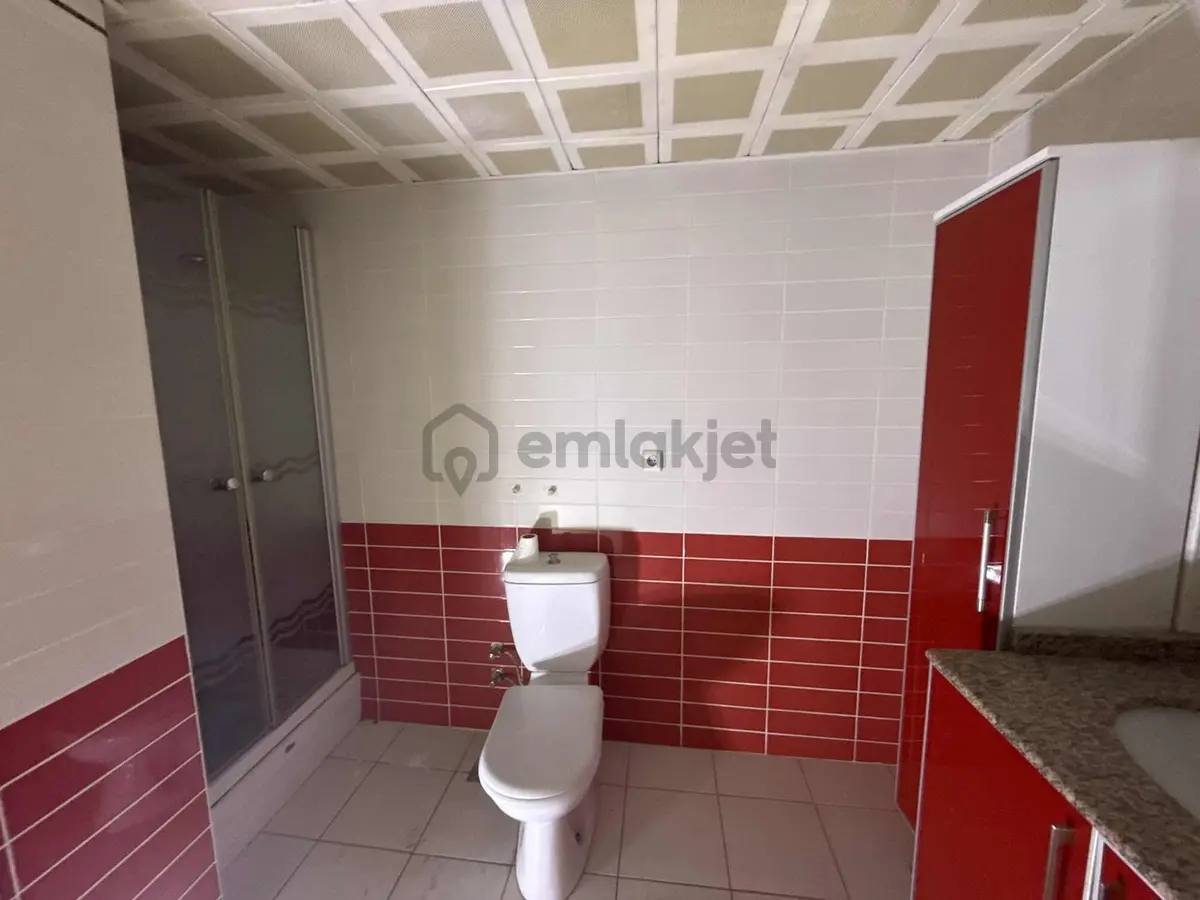 Gaziemir Merkezde Geniş 2+1 Kiralık Daire - 32