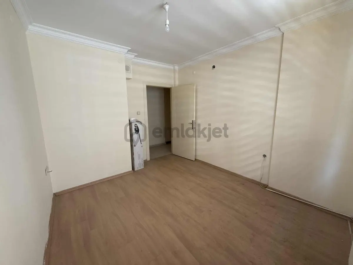 Gaziemir Merkezde Geniş 2+1 Kiralık Daire - 20