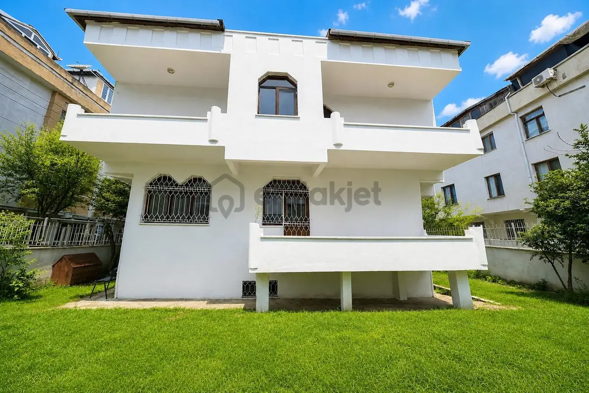 Bakırköy Florya Şenlikköy De Satılık 5+1 Villa