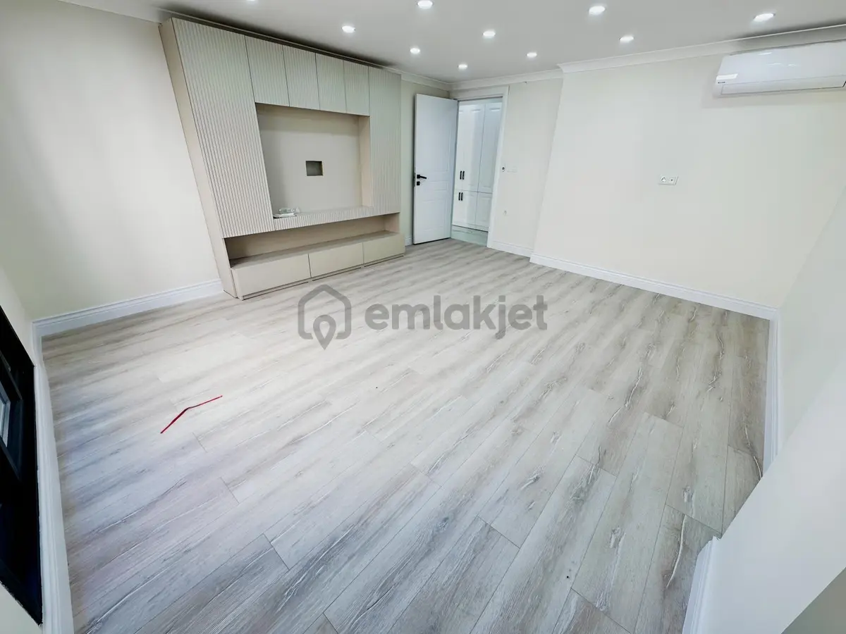 *çevrem* Yeşilova'da Metrobüse Çok 1.sınıf İşçilik 2+1 Daire - 5