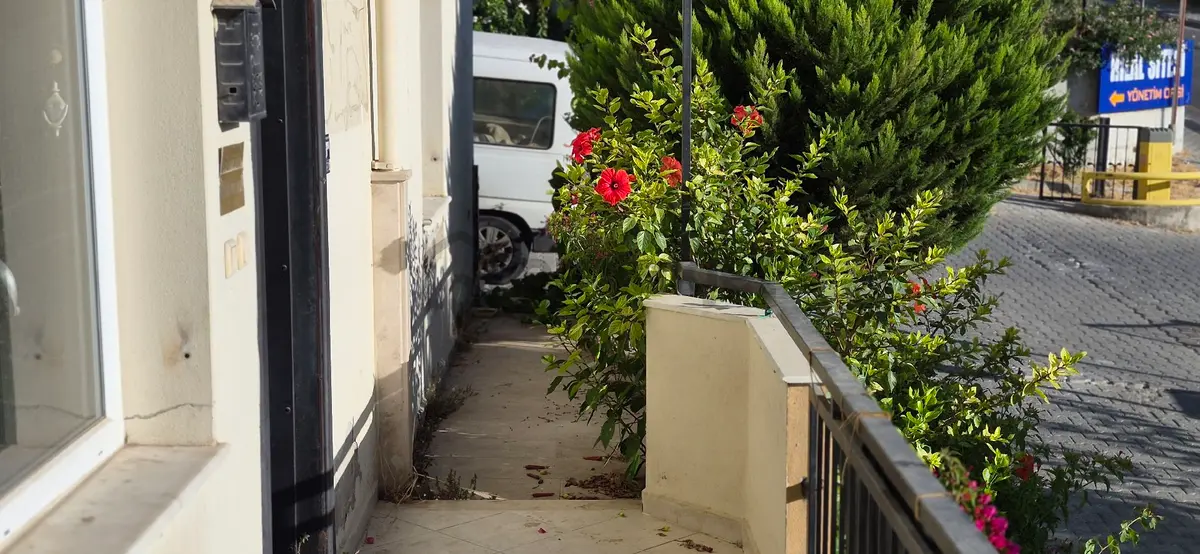 Kuşadası Merkezde Deniz Manzaralı 2+1 Daire - 23